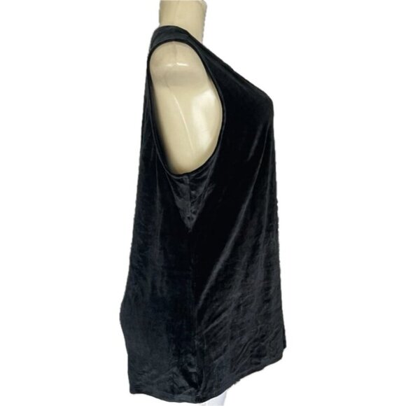Torrid +2 Black Velour Choker Neckline Curved Hemline Sleeveless Pullover Top - Picture 3 of 6